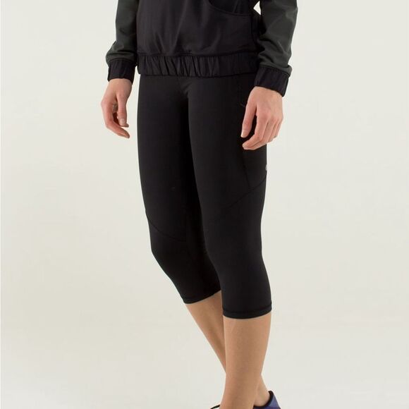 Lululemon Run: Mod Moves Crop in Black - Picture 3 of 14